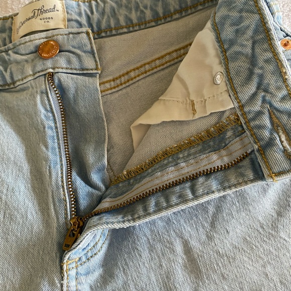 Universal Thread size 4 high rise shorts - Picture 12 of 13